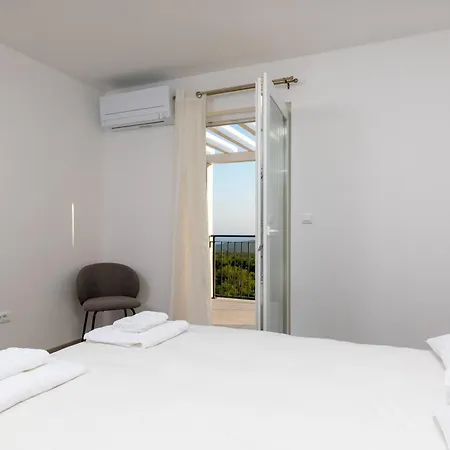 Lumina Villa
