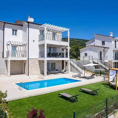 Lumina Villa Diminici
