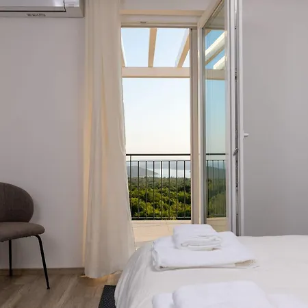 Lumina Villa
