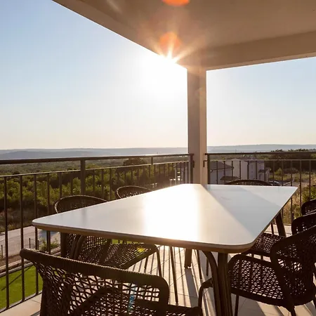 Lumina Villa Diminici