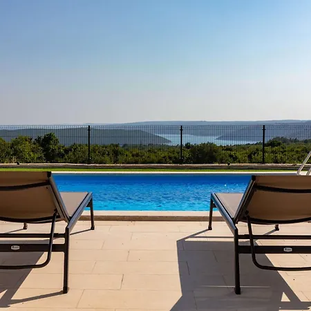Lumina Villa *